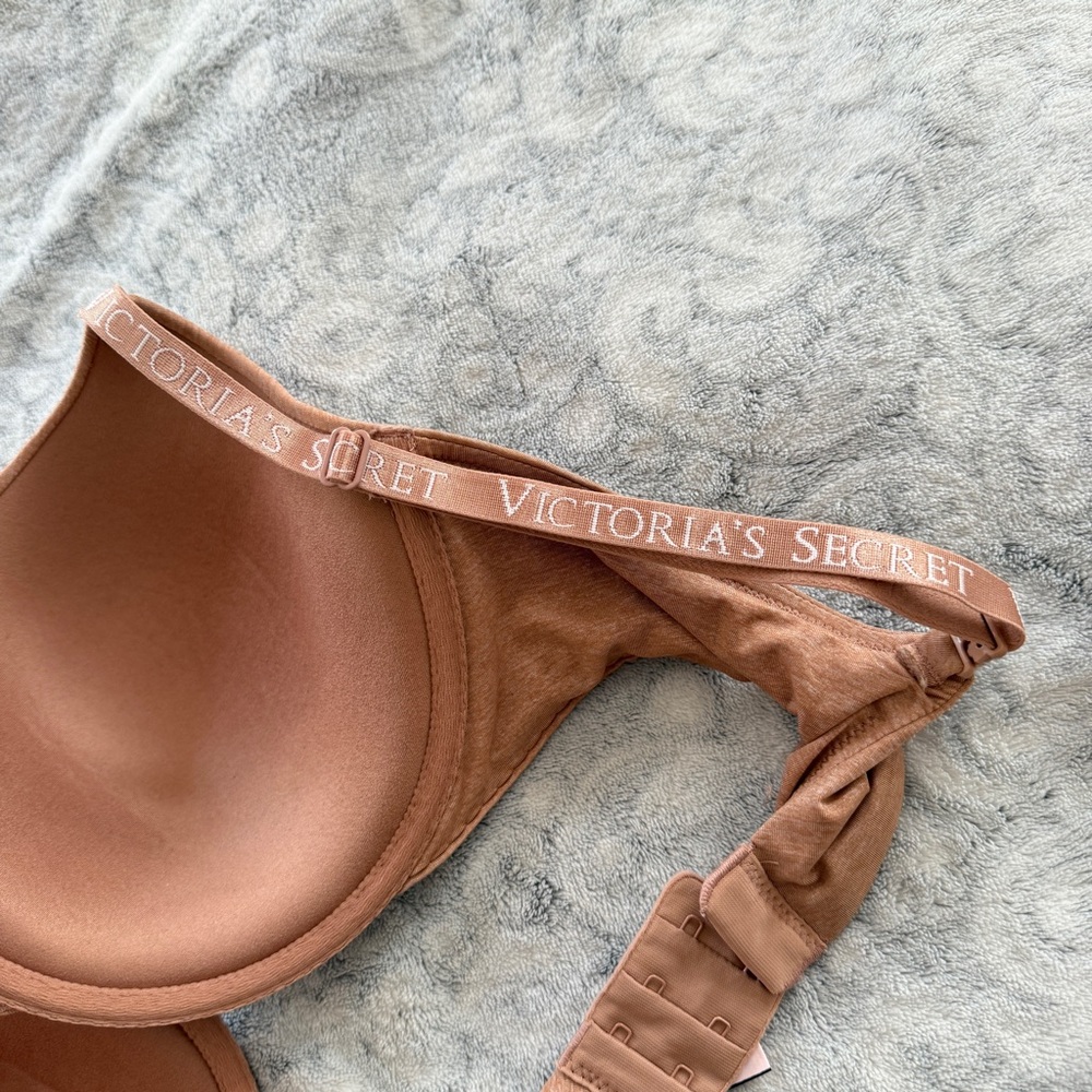 Victorias Secret Lightly Lined Demi Bra - Picture 2 of 8